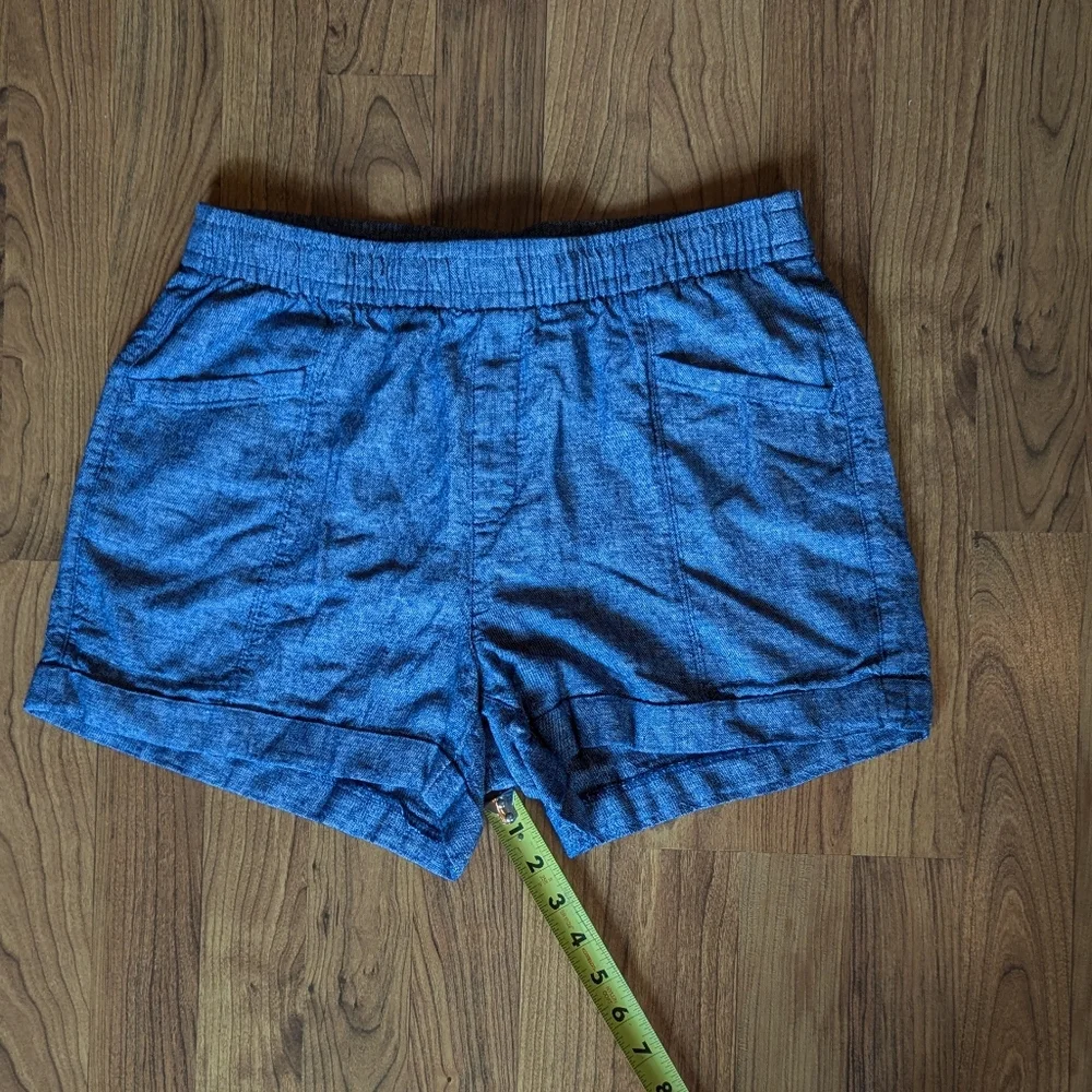 Old Navy High-Rise Linen Blend Chambray Shorts in Blue, Size Small